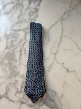 Hermes 100% silk pattern men’s blue tie